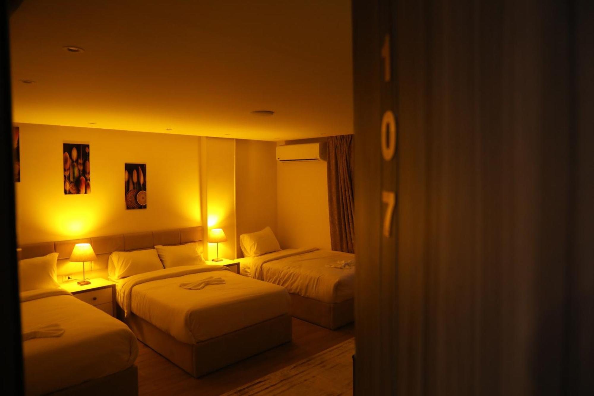 Pyramids Heart Hotel Kafrat al Jabal Екстер'єр фото
