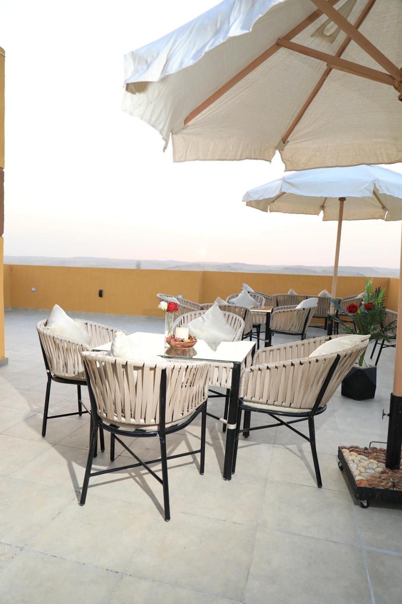 Pyramids Heart Hotel Kafrat al Jabal Екстер'єр фото